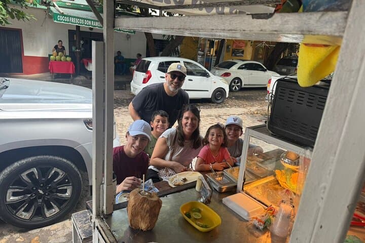 Seamless Private Airport Transfers & Personalized Excursions in Bahía de Banderas