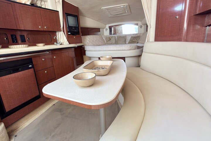Private 35ft Yacht Charter in Miami: 2–4 Hour Biscayne Bay Cruises for Groups photo 4