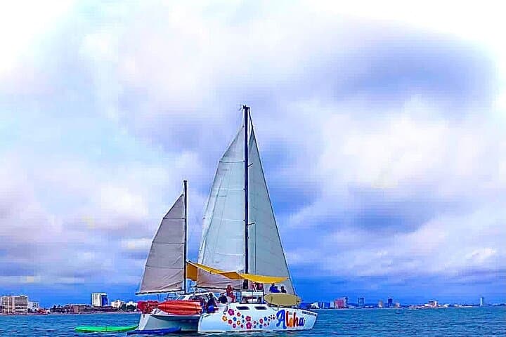 Mazatlán 4-Hour Whale-Watching Cruise — Malecón, Lighthouse & Three Islands