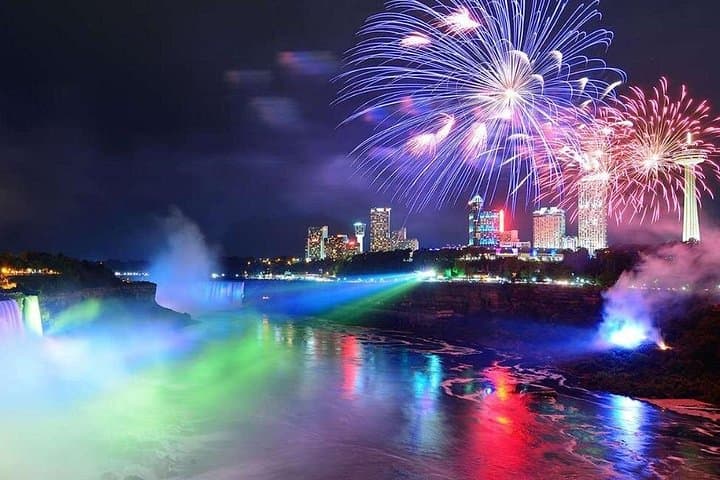 Private Luxury Toronto & Niagara Falls Discovery Tour: CN Tower to the Falls in a Day photo 2