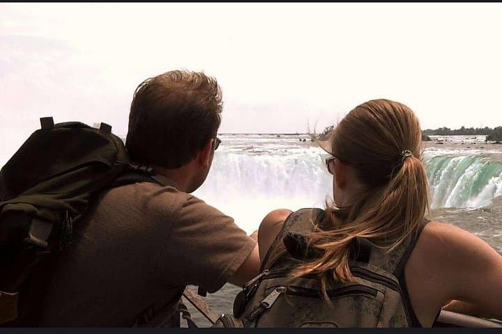 Private Luxury Toronto & Niagara Falls Discovery Tour: CN Tower to the Falls in a Day photo 3