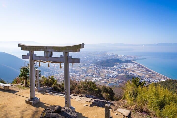 Kagawa Photogenic Journey: Ritsurin Garden, Unpenji & Chichibugahama Private Tour