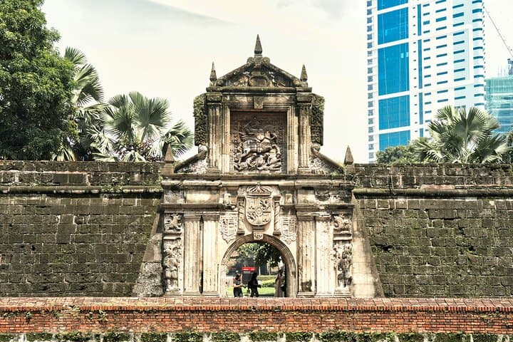 Manila Local and Cultural Immersion: Jeepney Ride, Intramuros & Binondo Food Tour photo 2