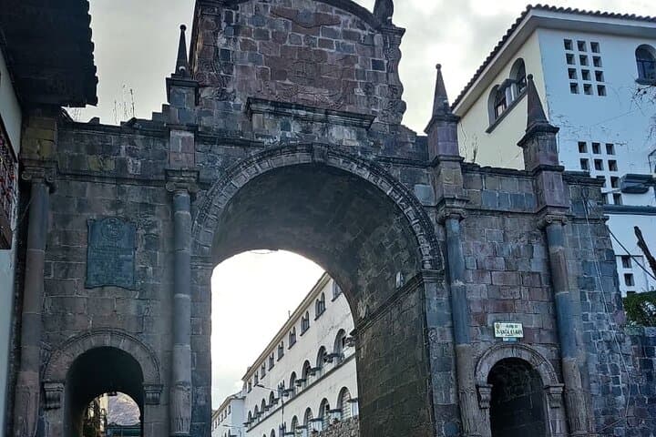 Cusco Market & Miradors Walking Tour: San Pedro, San Cristóbal & City Views photo 3