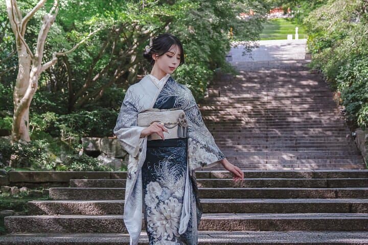 Furisode Kimono Rental & Osaka City Stroll — 1-Day Traditional Dress Experience photo 3