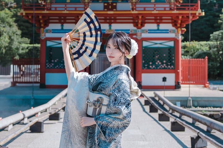 Furisode Kimono Rental & Osaka City Stroll — 1-Day Traditional Dress Experience