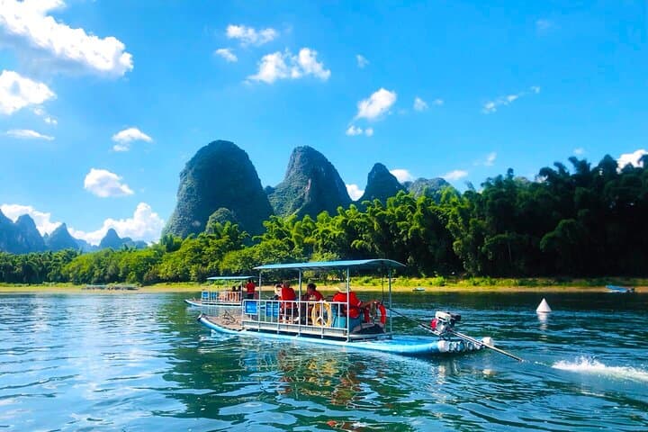 Private Guilin Day Tour: Reed Flute Cave, Li River Raft & Impression Liu Sanjie