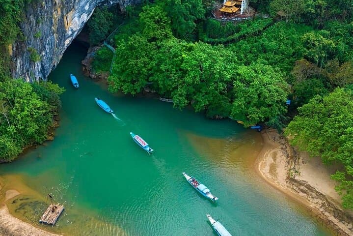 Phong Nha Cave & Command Cave Boat Tour — Son River Cruise and Wartime HQ Exploration photo 4