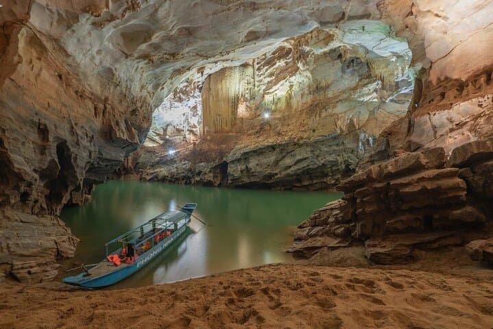 Phong Nha Cave & Command Cave Boat Tour — Son River Cruise and Wartime HQ Exploration photo 6