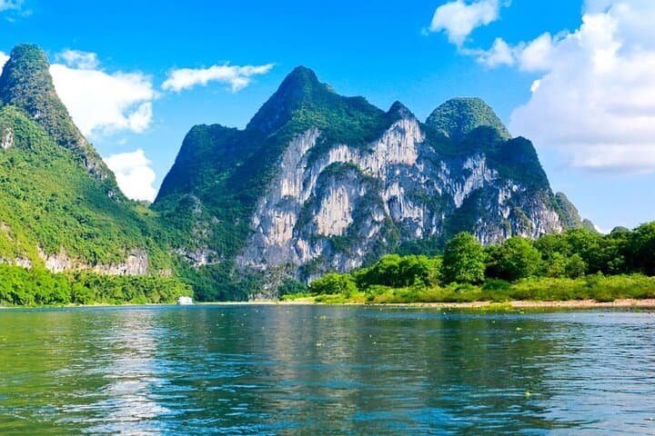 Guilin to Yangshuo Li River Cruise: A Private Day Through Karst Peaks and Riverside Villages photo 2