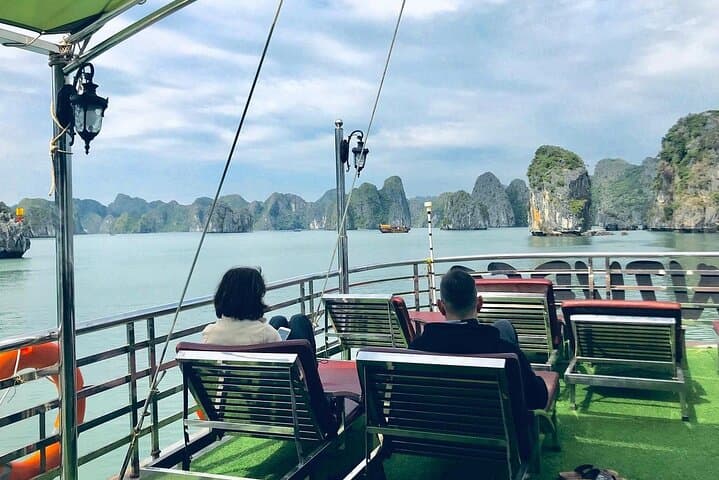 Lan Ha & Ha Long Bay Full-Day Seclusion Cruise from Cat Ba: Kayaks, Caves & Secluded Beaches photo 2