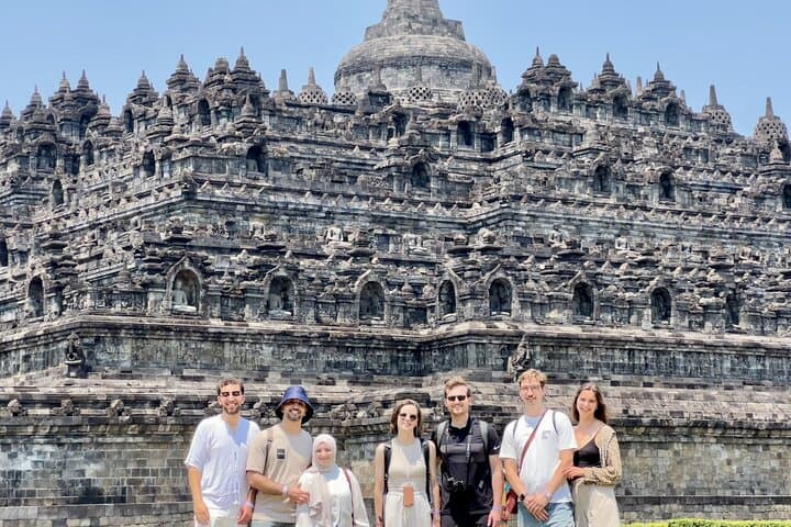 5-Day Java Overland Tour: Borobudur, Tumpak Sewu, Mount Bromo & Ijen Blue Fire