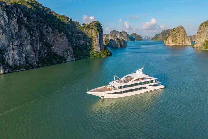 Ultimate Ha Long Bay Luxury Day Cruise from Hanoi — Sung Sot, Titov & Kayaking