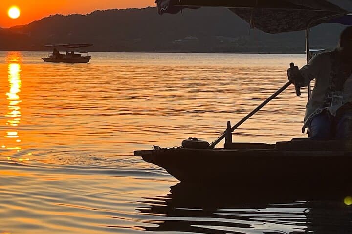 Half-Day West Lake & Huagang Park Private Tour — Boat Cruise and Local Markets in Hangzhou