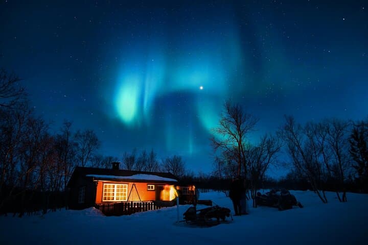 Aurora Borealis Night Experience in Levi: Private Wilderness Cabin & Photo Session photo 5