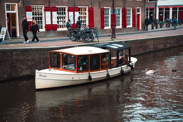 Canal Cruise in Amsterdam: Intimate 1-Hour Group Boat Tour photo 2