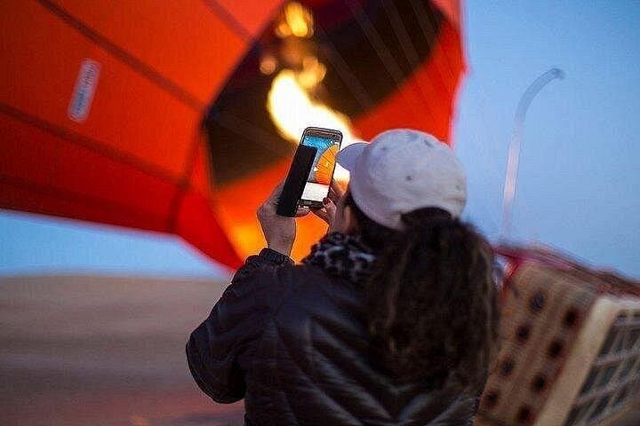 Sunrise Hot Air Balloon Over Dubai Desert with Gourmet Breakfast & Falcon Show photo 4