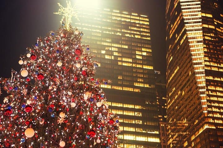 New York Christmas Lights Walking Tour — Rockefeller Tree, Fifth Avenue & Bryant Park photo 3