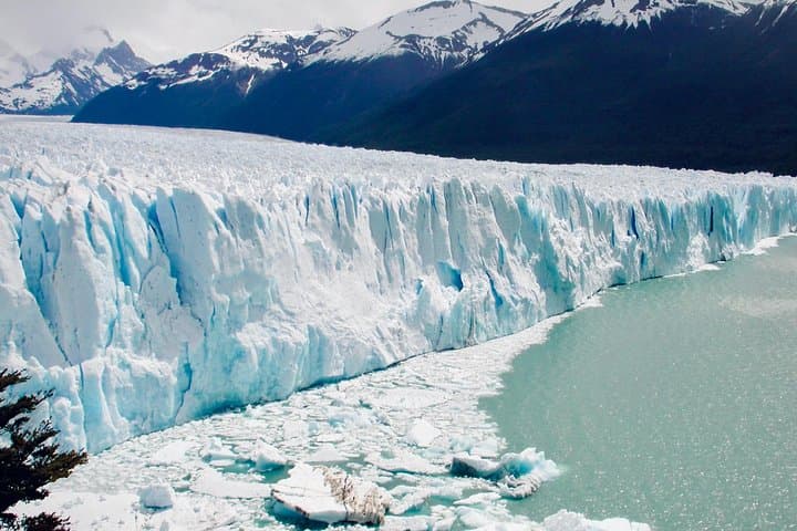 Full Moon at Perito Moreno Glacier: 3-Day El Calafate Stargazing & Glacier Tour photo 4