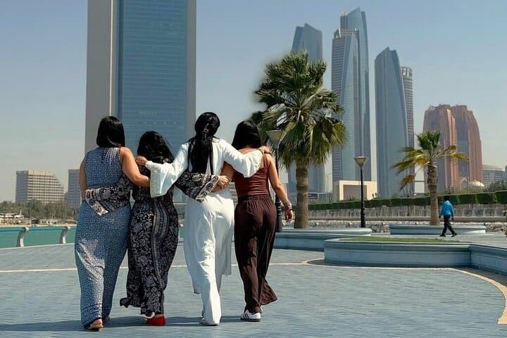 Abu Dhabi Layover Private City Sightseeing: Mosque, Corniche & Cultural Stops photo 3