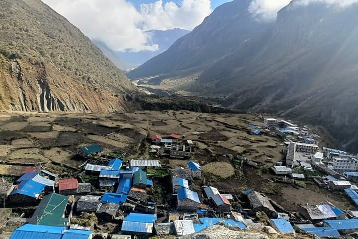Manaslu Circuit Trek: Classic 14-Day Himalayan Loop Over Larkya La photo 2