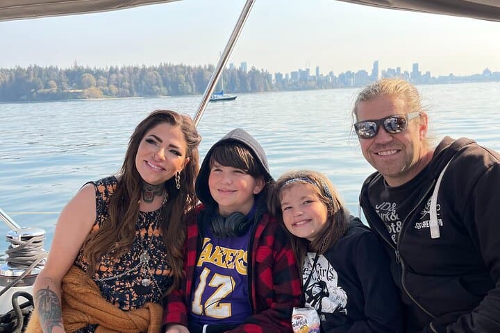 Vancouver Harbour Sailing Experience: 2.5-Hour Sail from Mosquito Creek photo 5