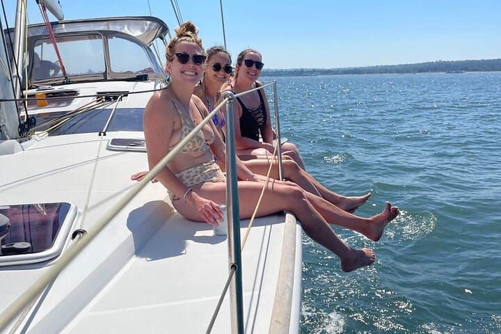 Vancouver Harbour Sailing Experience: 2.5-Hour Sail from Mosquito Creek photo 6