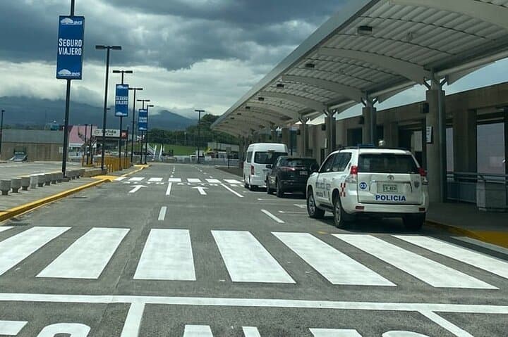Private Airport Transfer LIR — Smooth Rides to Liberia, Papagayo & Playas del Coco photo 1