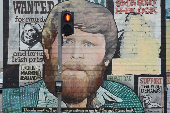 Belfast Private Political History Tour: Murals, Peace Walls & Crumlin Gaol photo 2