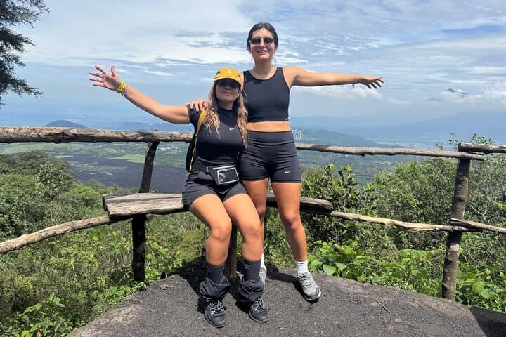 Pacaya Volcano Hike and Pizza Experience: Hike, History & Volcano-Top Pizza photo 6
