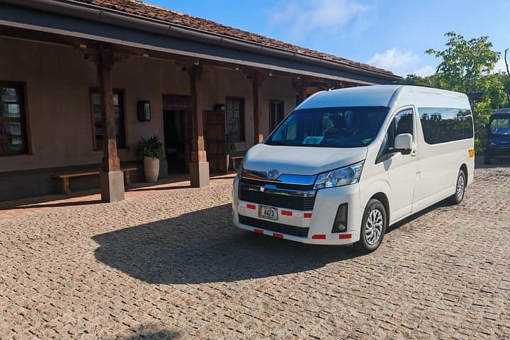 Private Airport Transfer LIR — Smooth Rides to Liberia, Papagayo & Playas del Coco photo 3