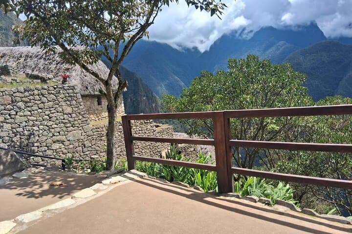 Machu Picchu in a Day: Sacred Valley Train Tour from Cusco