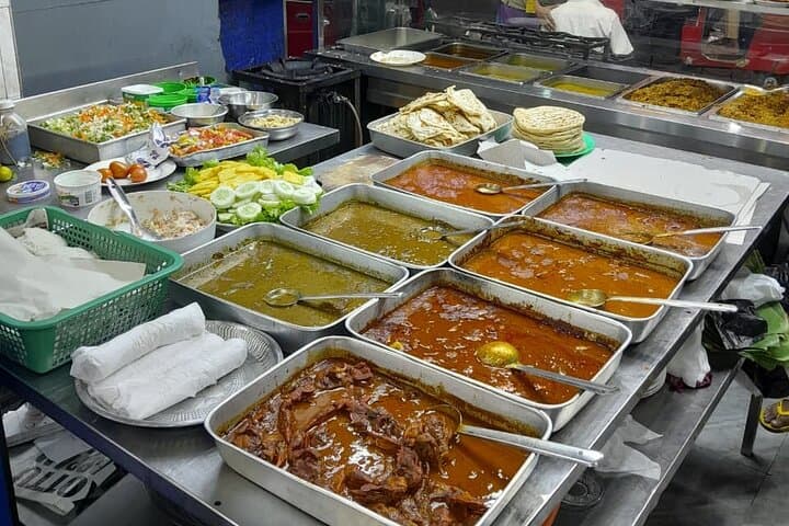 Colombo Express Food Tour: 9+ Local Tastings in 2–3 Hours photo 4