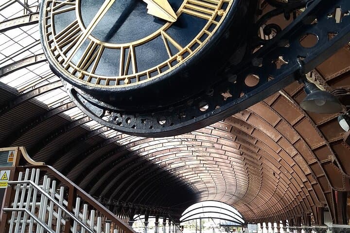 Craft Beer and Crooked Streets: York’s Offbeat Walking Tour photo 3