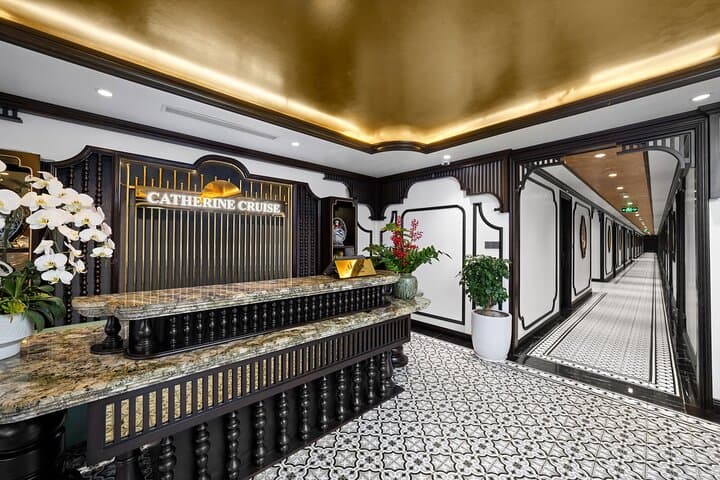 Catherine Cruises Halong Bay 6-Star Overnight Luxury Cruise photo 2