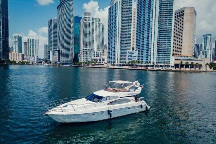 Miami 62ft Yacht Rental: Private Biscayne Bay Charter 3–6 Hours photo 5