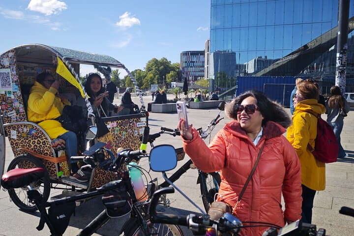 Berlin Rickshaw Sightseeing: Eco-Friendly Group Tours from Brandenburg Gate photo 3