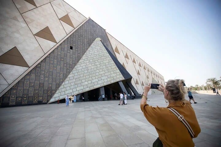Full-Day Cairo Tour from Hurghada — Pyramids, Sphinx & Grand Egyptian Museum