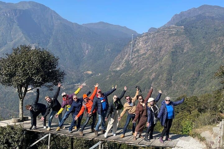 Sapa One-Day: Red Dao Herbal Bath, Love Waterfall & O Quy Ho Pass photo 5