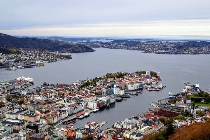 Half-Day Bergen Highlights: Bryggen, Fløibanen & Fortress Walk photo 2
