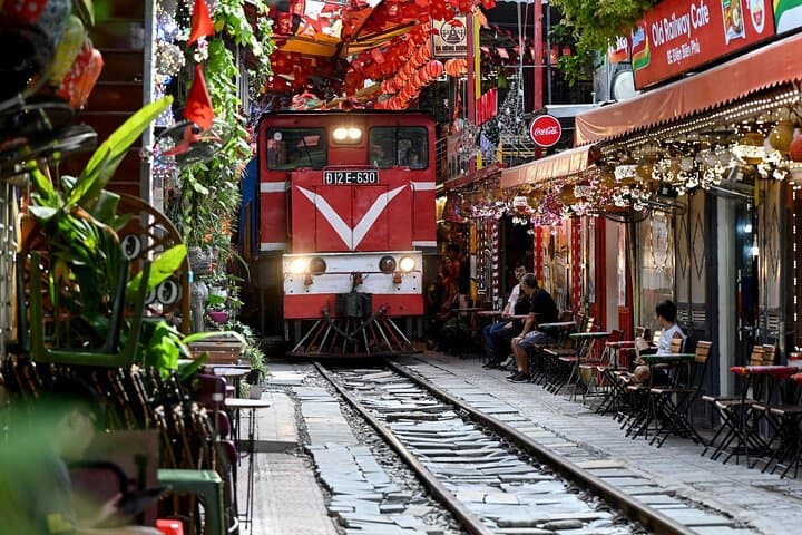 7-Day Vietnam Highlights: Saigon to Halong Bay Adventure photo 2