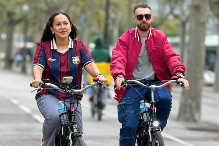 E-Bike Barcelona: Camp Nou, Montjuïc & Barça Stadium Tour