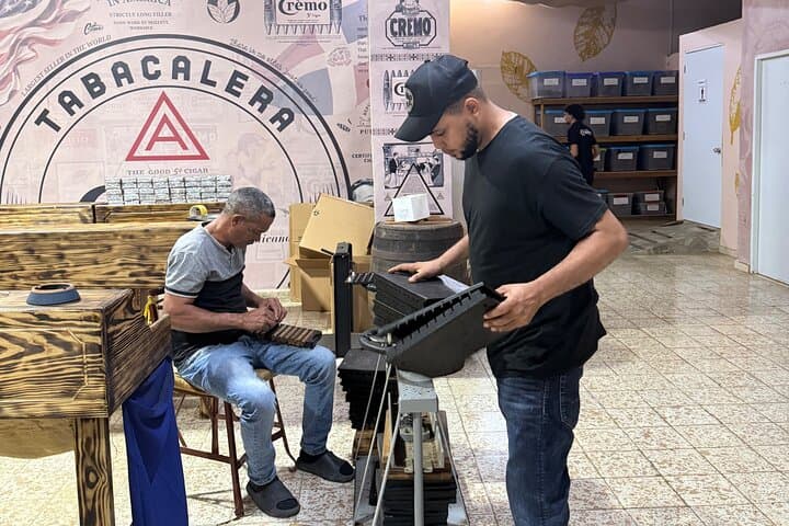 Custom Cigar Blend Workshop in Puerto Plata — Create & Roll Your Own Cigars photo 5