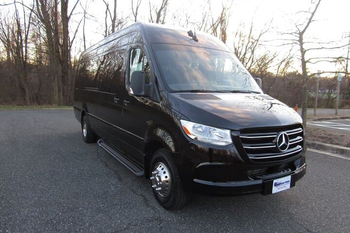 Private Washington DC Shuttle: 4-Hour Hop-On Hop-Off Historic Landmarks Tour photo 3