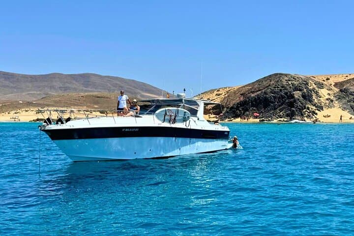 Private Yacht Cruise to Papagayo Beaches — Drinks, Snacks & Snorkeling photo 3