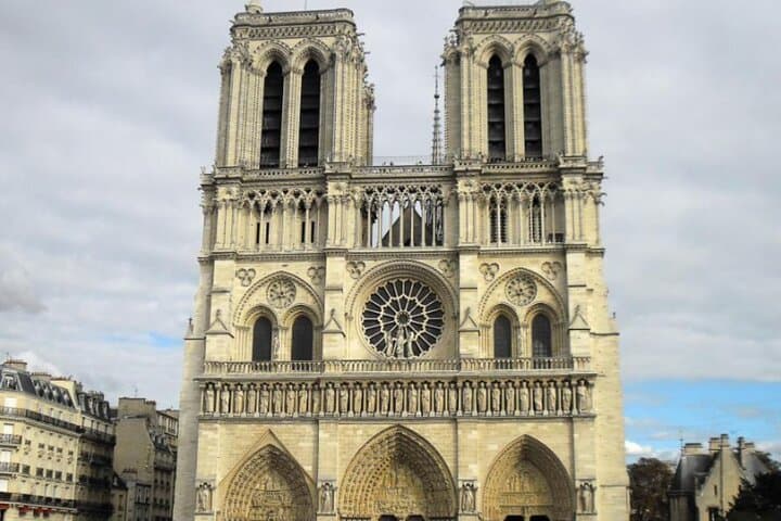 Paris Private City Tour: Expert-Guided 4-5 Hour Highlights Drive and Walk photo 5