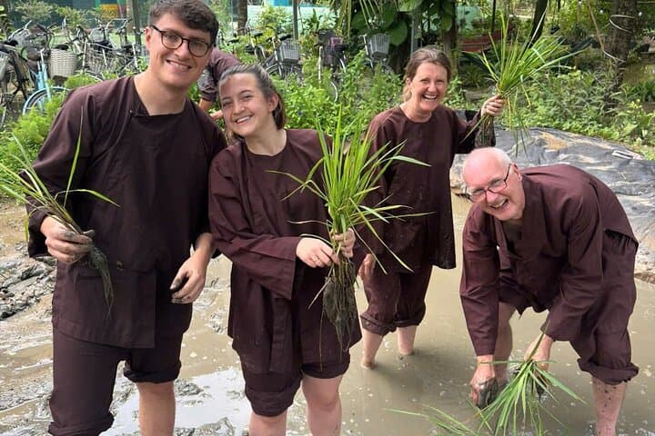 Mekong Delta 2-Day Homestay: Ben Tre Boat, Bike & BBQ Experience