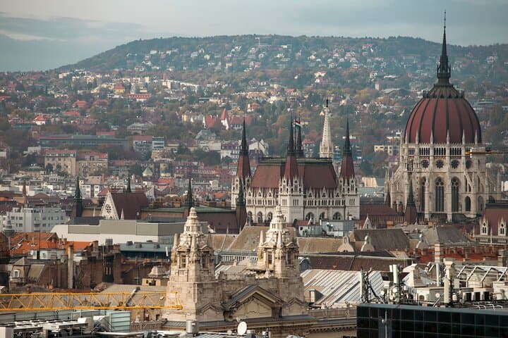 Budapest Self-Guided Danube Discovery Walk: Chain Bridge to Fisherman's Bastion