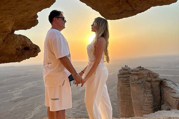 Edge of the World Sunset 4x4 Tour from Riyadh photo 6