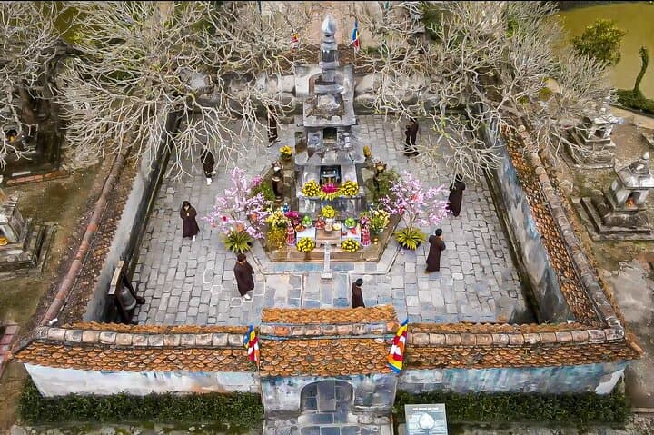 Yen Tu Mountain Day Trip from Hanoi: Cable Car, Pagodas & Summit Views photo 4